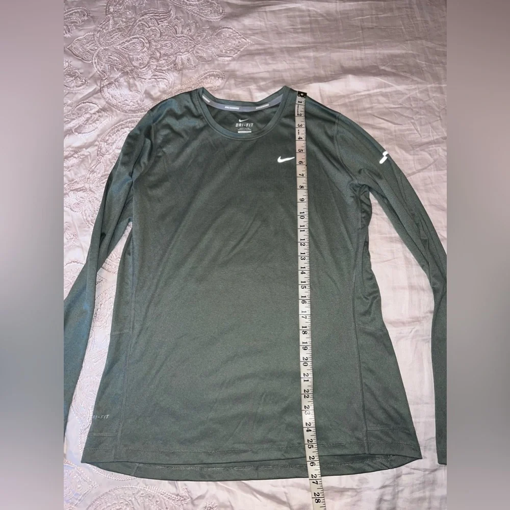 Nike Dri-FIT Grey Long Sleeve Running Top Size L